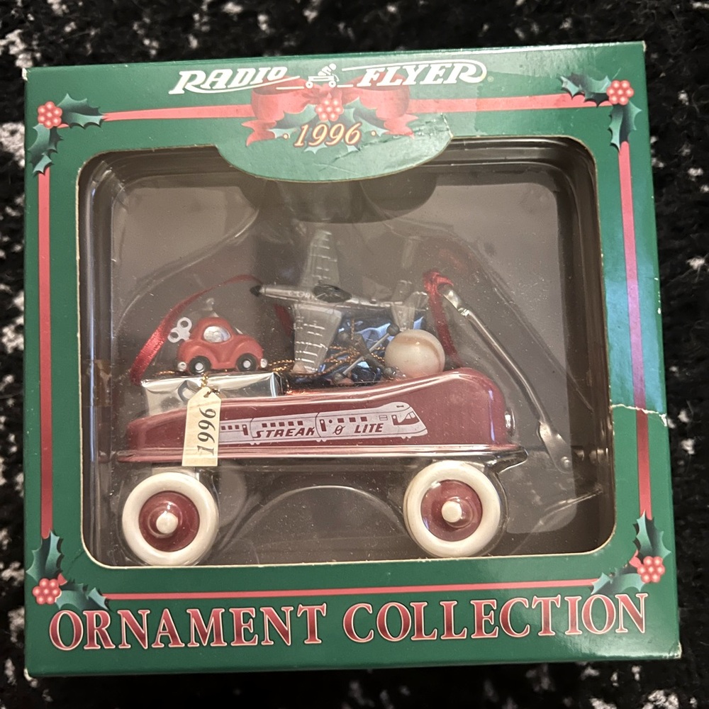 Radio Flyer 1996 ornament model #120 mint condition